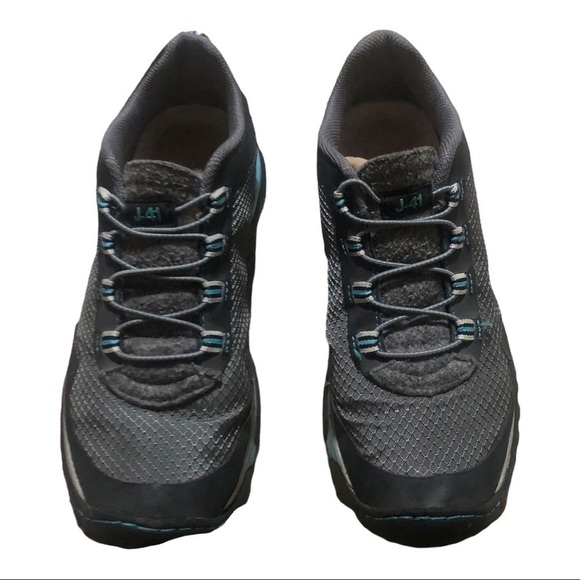 Beautiful Big Girl Tennis Shoes Size 5,5 in Excellent Used Condition - Picture 1 of 5